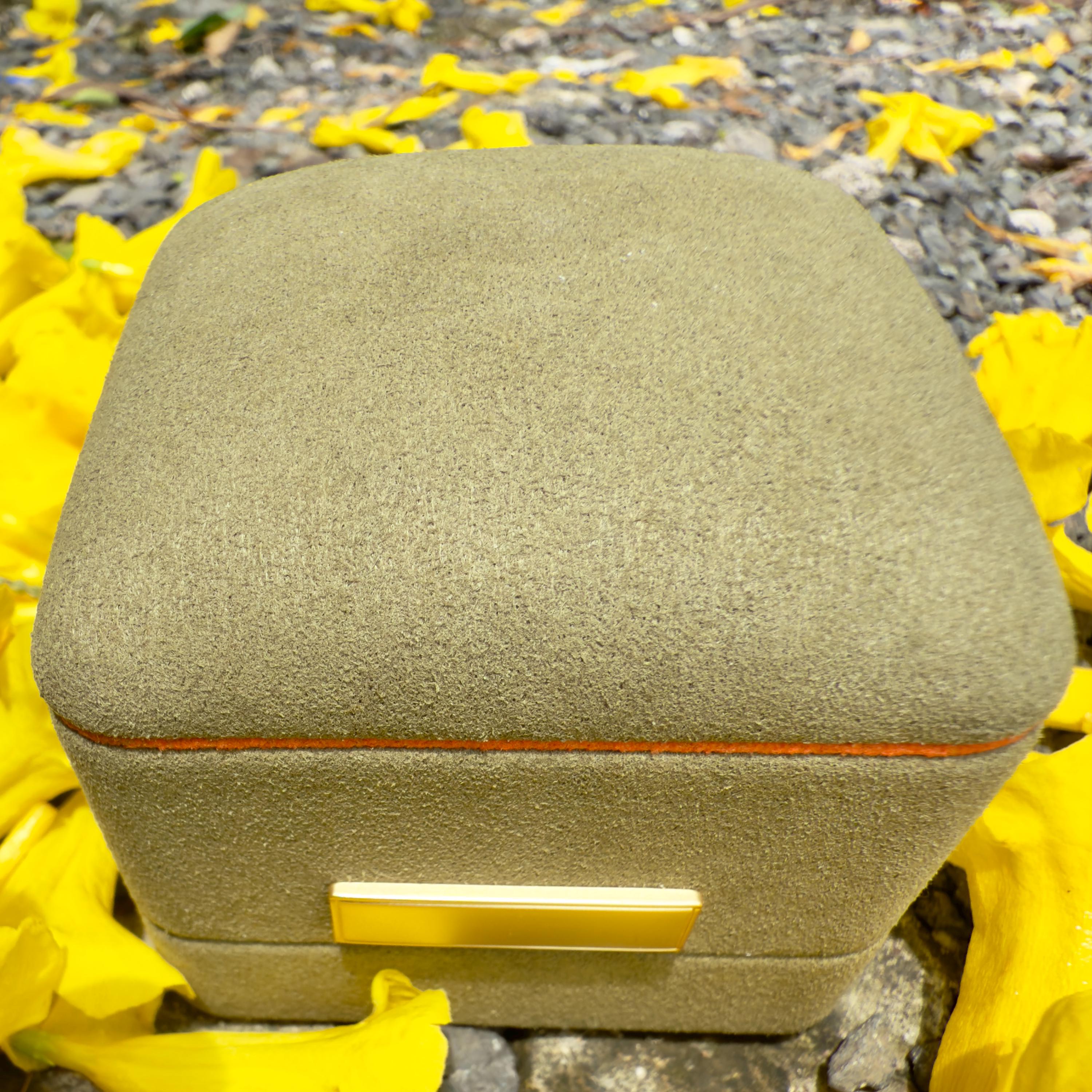 Vintage Olive Green Velvet Ring Box: Elegant Engagement Proposal Gift